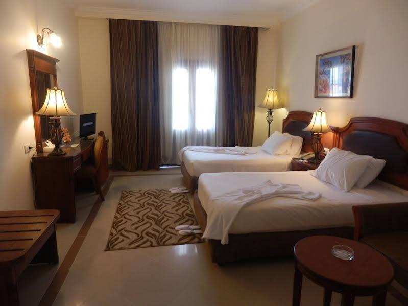 Life Resort Coral Hills El Qoseir Bagian luar foto