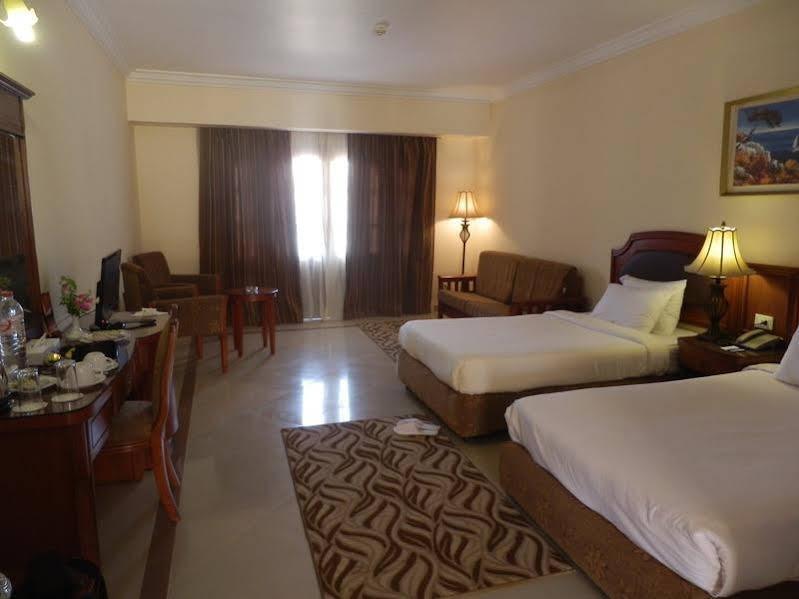 Life Resort Coral Hills El Qoseir Bagian luar foto